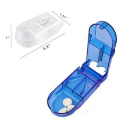 Pill Splitter With Retracting Blade Guard