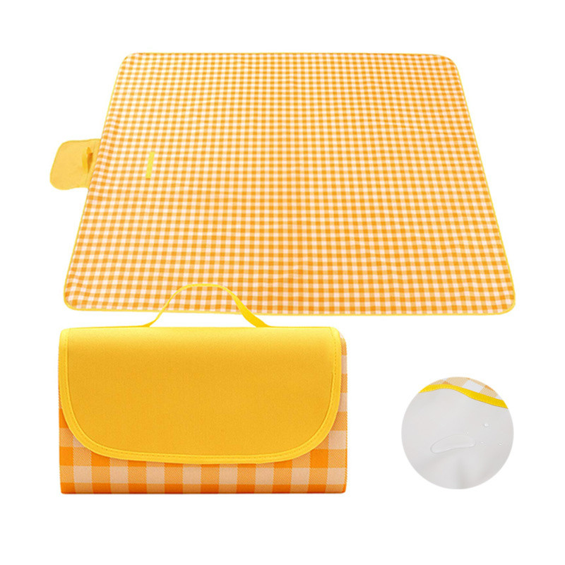 Roll-Up Lightweight Blanket for Picnic