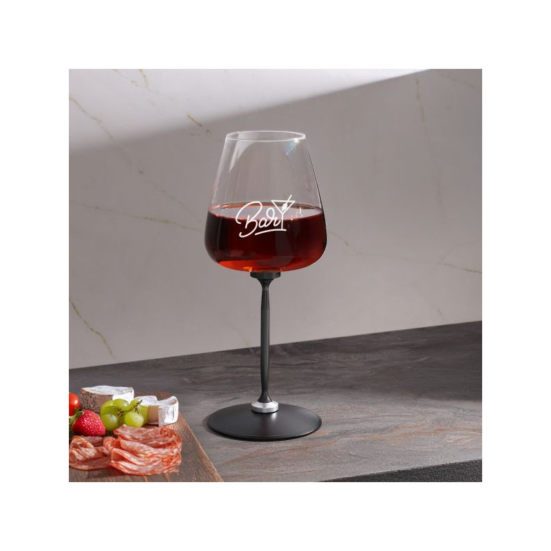 Revolutionary Rotating Wine Glass